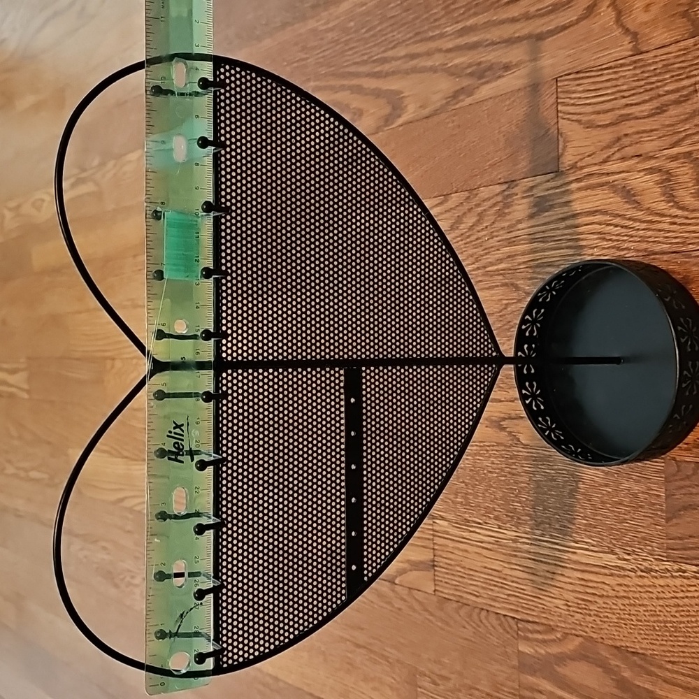 Black Metal Heart Shaped Jewelry Organizer - Picture 7 of 7